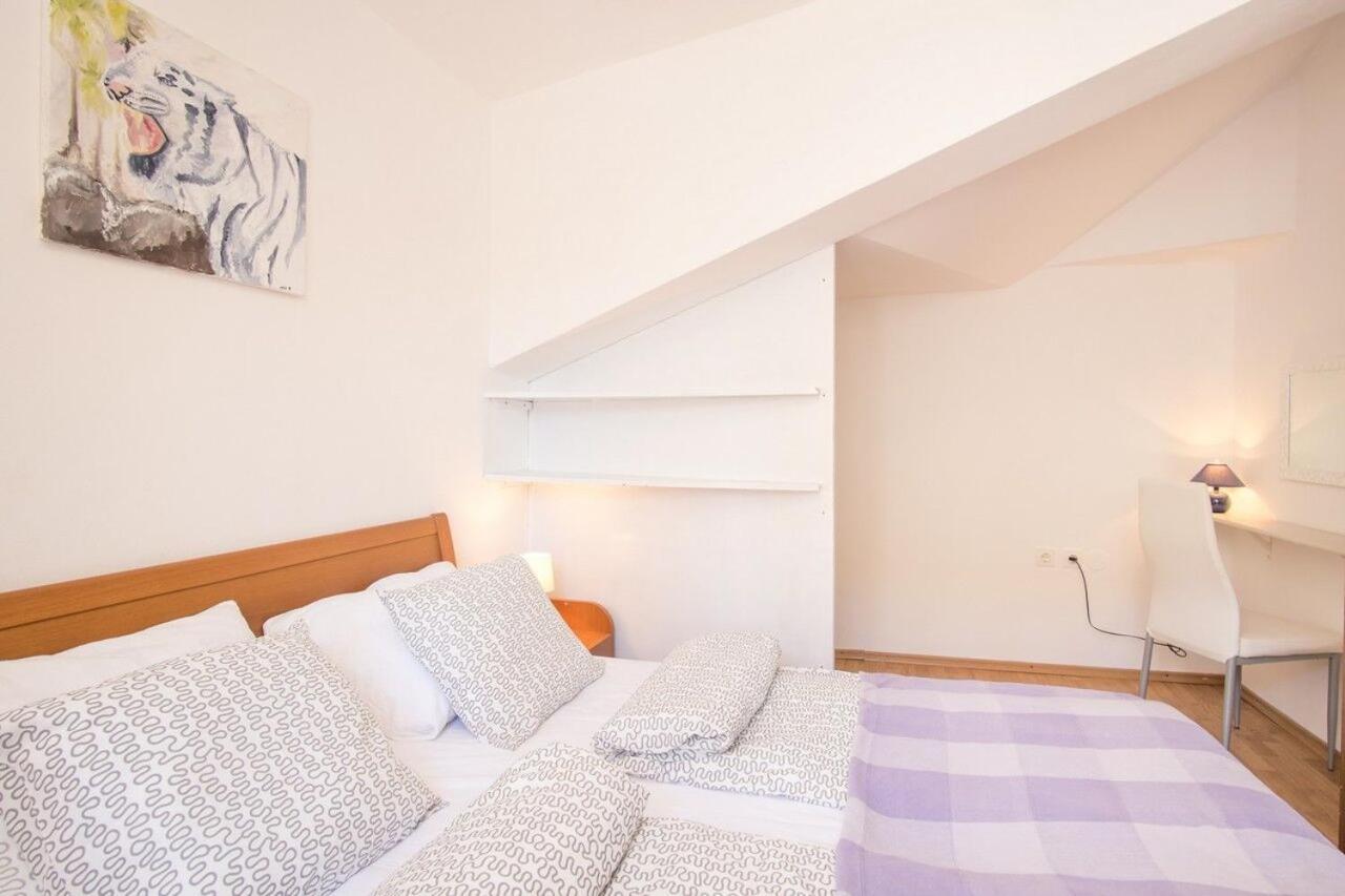 Apartment Polo Vrbnik Dış mekan fotoğraf