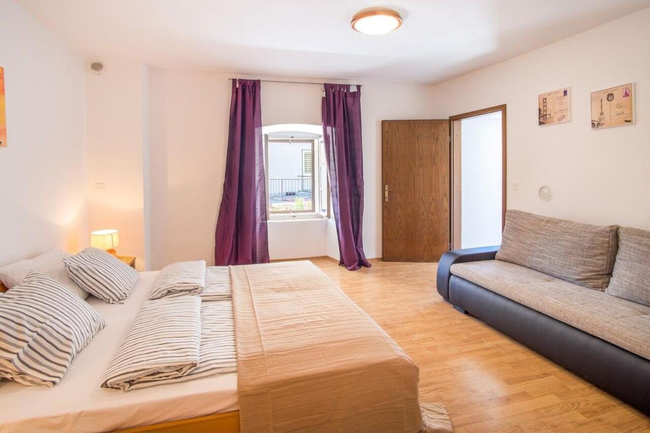 Apartment Polo Vrbnik Dış mekan fotoğraf