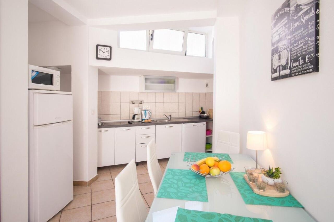 Apartment Polo Vrbnik Dış mekan fotoğraf