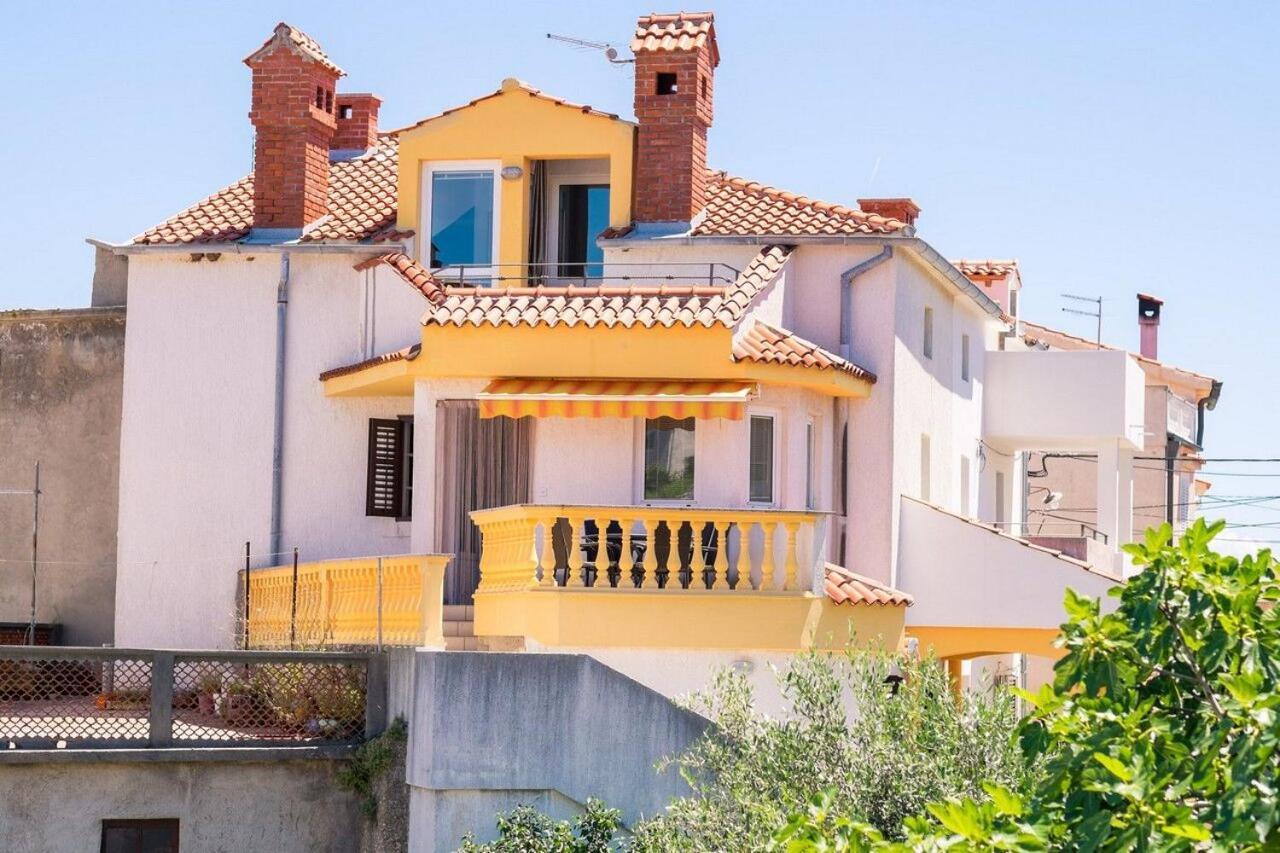 Apartment Polo Vrbnik Dış mekan fotoğraf