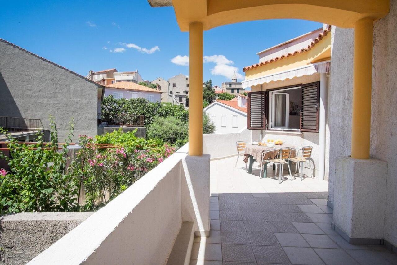 Apartment Polo Vrbnik Dış mekan fotoğraf